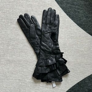 Cute ruffle leather gloves size M